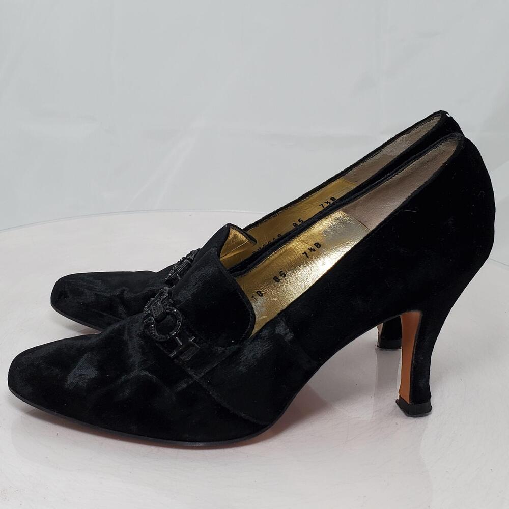 Salvatore Ferragamo Heels Women 7.5 Black Velvet Gancini Pump Made Italy DK2018